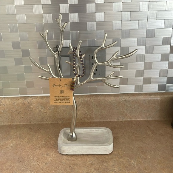 Jewelry stand